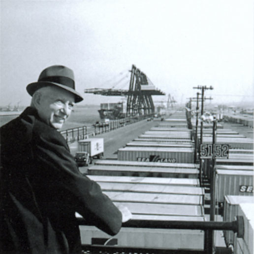 Malcom McLean w 1957, Port Newark